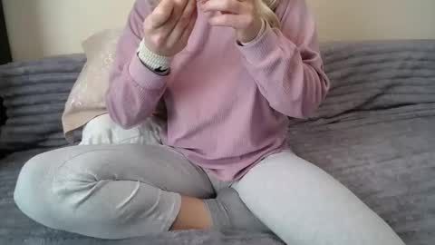 Milana online show from 11/17/25, 08:09