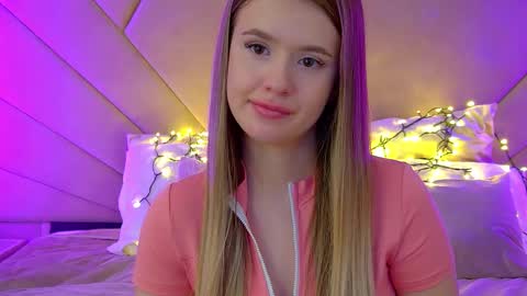 MilanaBalmain online show from 03/10/25, 02:26