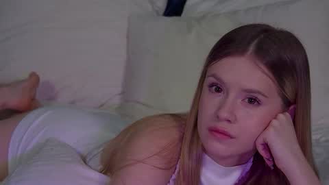 MilanaBalmain online show from 11/11/25, 05:40