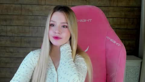 MilanaBalmain online show from 03/04/26, 04:24