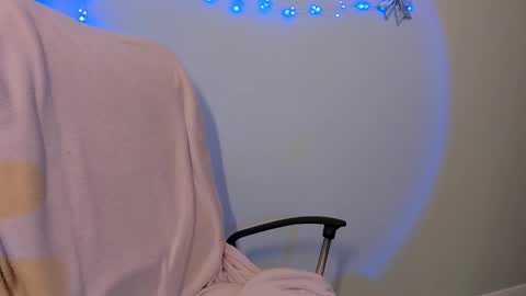 Snapshot of milanabrittt chatting on 12/25/24, 07:45 Milana online show from 12/25/24, 07:45