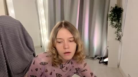 Milaray online show from 05/21/26, 05:14