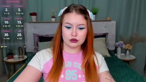 Snapshot of milanaxhoney chatting on 02/01/26, 02:43 milanaxhoney online show from 02/01/26, 02:43