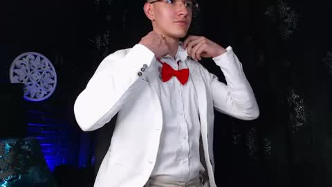 milandavid1 online show from 04/21/26, 06:23