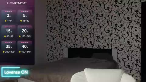 Snapshot of milania_hot_foxy chatting on 11/13/25, 04:22 Mila online show from 11/13/25, 04:22