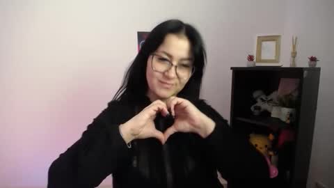 Snapshot of milania_milaa chatting on 10/22/25, 08:03 milania_milaa online show from 10/22/25, 08:03