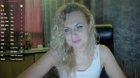 milanna_x online show from 09/17/25, 04:30