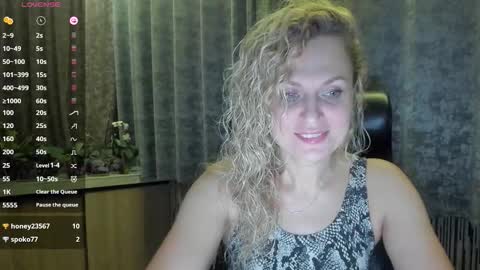 milanna_x online show from 10/01/25, 07:42