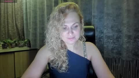 milanna_x online show from 10/29/25, 07:04