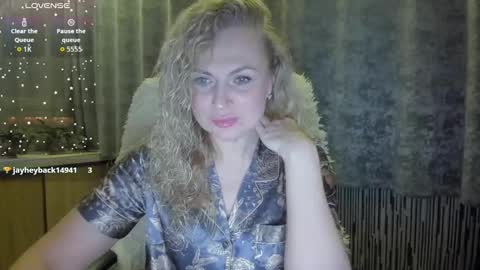 milanna_x online show from 12/15/25, 02:32