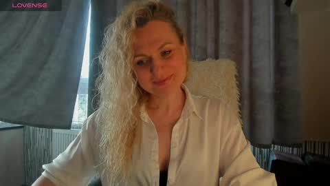 milanna_x online show from 05/13/26, 04:04