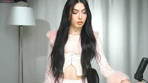 Snapshot of milansantana24 chatting on 06/12/26, 01:37 MILAN SANTANA online show from 06/12/26, 01:37