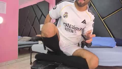 milanzaire online show from 11/22/25, 10:31