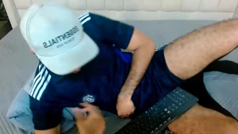 milanzaire online show from 12/19/25, 12:39