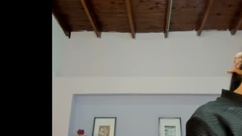 Snapshot of milarose4 chatting on 12/29/24, 11:18 Mila Rose online show from 12/29/24, 11:18