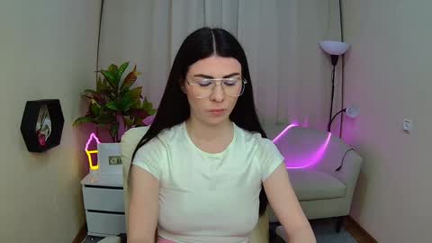 milasecretsss online show from 04/28/26, 07:02