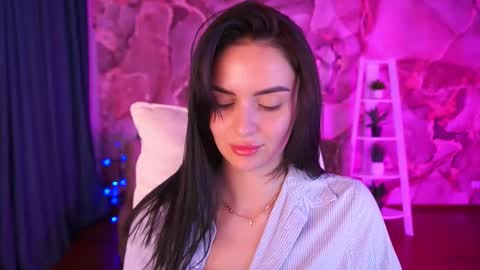 Snapshot of milashalovely chatting on 11/18/25, 07:24 Milasha online show from 11/18/25, 07:24