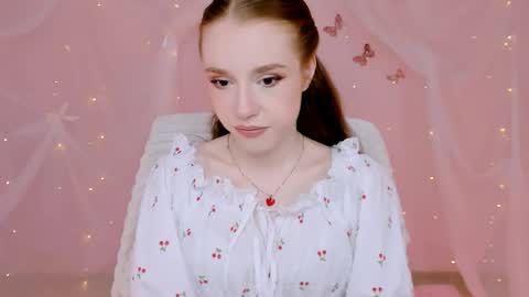 Snapshot of milasiren chatting on 05/27/26, 05:26 Mila online show from 05/27/26, 05:26