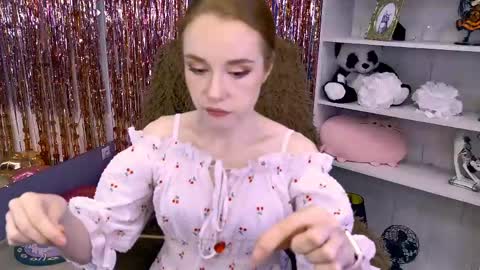 Snapshot of milasiren chatting on 06/04/26, 05:35 Mila online show from 06/04/26, 05:35