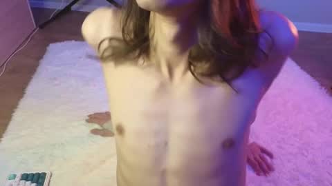 Snapshot of milaslovv chatting on 03/02/25, 01:27 Mila online show from 03/02/25, 01:27