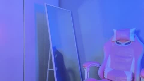 Snapshot of milaslovv chatting on 03/11/25, 11:55 Mila online show from 03/11/25, 11:55