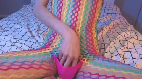 Snapshot of milaslovv chatting on 10/10/25, 01:15 Mila online show from 10/10/25, 01:15