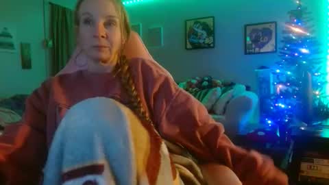 Snapshot of milastoned chatting on 12/02/25, 06:52 Mila online show from 12/02/25, 06:52