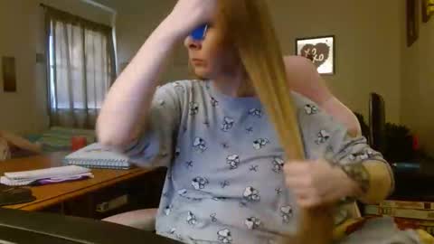 Mila online show from 03/26/26, 01:17