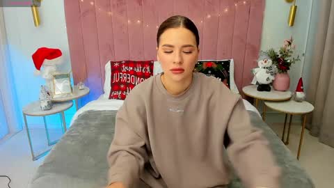 Mia online show from 12/22/24, 05:34