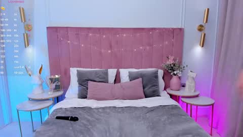 Mia online show from 02/21/25, 11:44