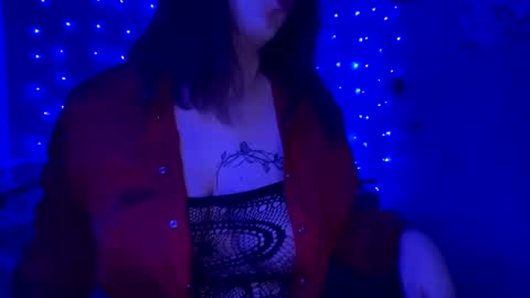 Snapshot of milaxcute chatting on 02/15/25, 10:31 Milaxcute online show from 02/15/25, 10:31