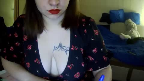 Snapshot of milaxcute chatting on 10/18/25, 08:15 Milaxcute online show from 10/18/25, 08:15