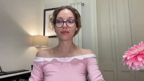 Mila online show from 10/31/25, 02:51