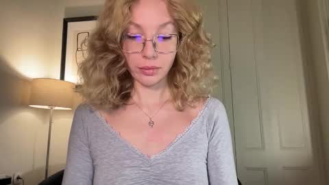 Mila online show from 02/25/26, 04:49