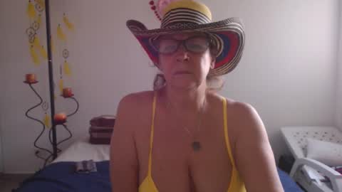 Snapshot of milchanell chatting on 02/20/25, 09:20 milchanell online show from 02/20/25, 09:20