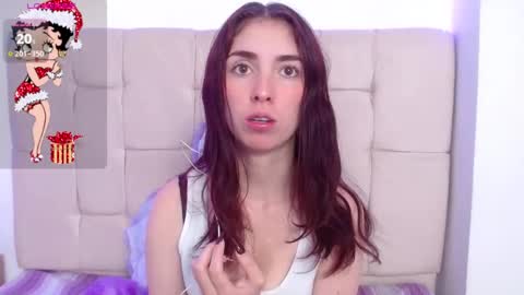 Snapshot of mildrecute chatting on 12/23/24, 07:20 Ana online show from 12/23/24, 07:20