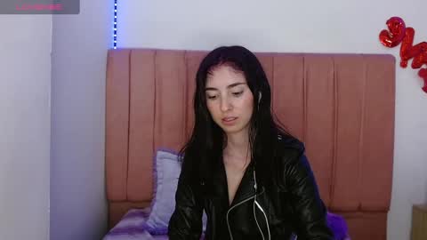 Snapshot of mildrecute chatting on 12/28/24, 10:03 Ana online show from 12/28/24, 10:03