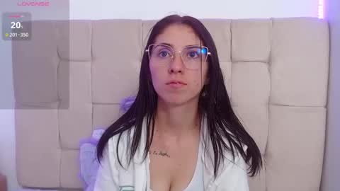 Snapshot of mildrecute chatting on 01/21/25, 10:08 Ana online show from 01/21/25, 10:08