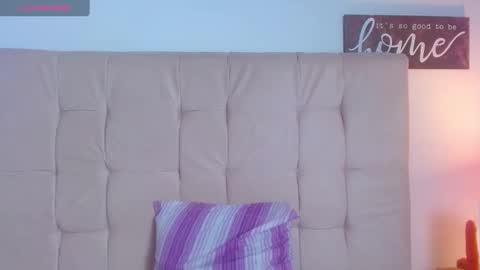 Snapshot of mildrecute chatting on 03/12/25, 12:42 Ana online show from 03/12/25, 12:42