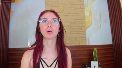 Snapshot of mildrecute chatting on 09/22/25, 02:52 Ana online show from 09/22/25, 02:52