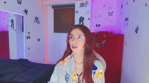 Snapshot of mildrecute chatting on 10/13/25, 04:29 Ana online show from 10/13/25, 04:29