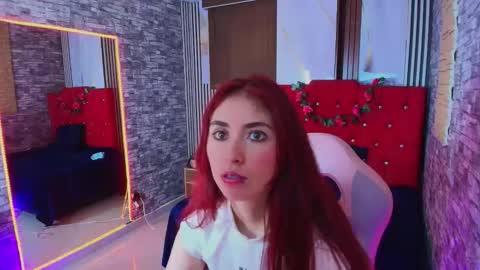 Snapshot of mildrecute chatting on 10/21/25, 05:57 Ana online show from 10/21/25, 05:57