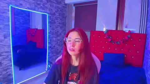 Snapshot of mildrecute chatting on 10/25/25, 08:47 Ana online show from 10/25/25, 08:47