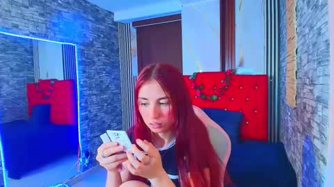 Snapshot of mildrecute chatting on 11/15/25, 09:32 Ana online show from 11/15/25, 09:32