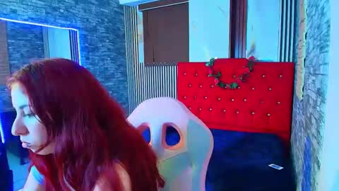 Snapshot of mildrecute chatting on 11/22/25, 02:21 Ana online show from 11/22/25, 02:21