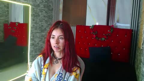 Snapshot of mildrecute chatting on 11/26/25, 09:05 Ana online show from 11/26/25, 09:05