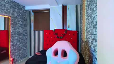 Snapshot of mildrecute chatting on 11/28/25, 09:28 Ana online show from 11/28/25, 09:28