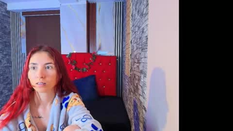 Snapshot of mildrecute chatting on 12/01/25, 10:26 Ana online show from 12/01/25, 10:26