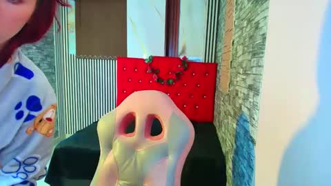 Snapshot of mildrecute chatting on 12/03/25, 08:18 Ana online show from 12/03/25, 08:18