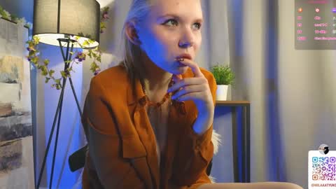 Mila online show from 02/03/25, 08:46